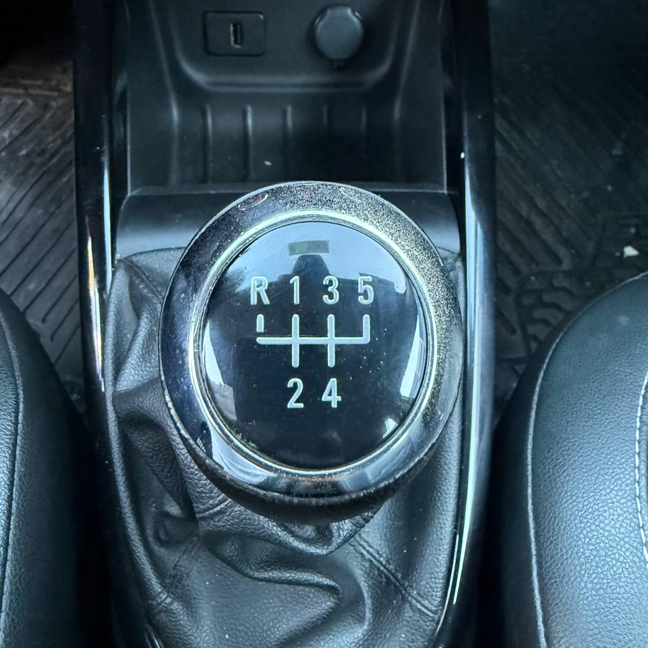 Chevrolet Onix — foto 11 de 12