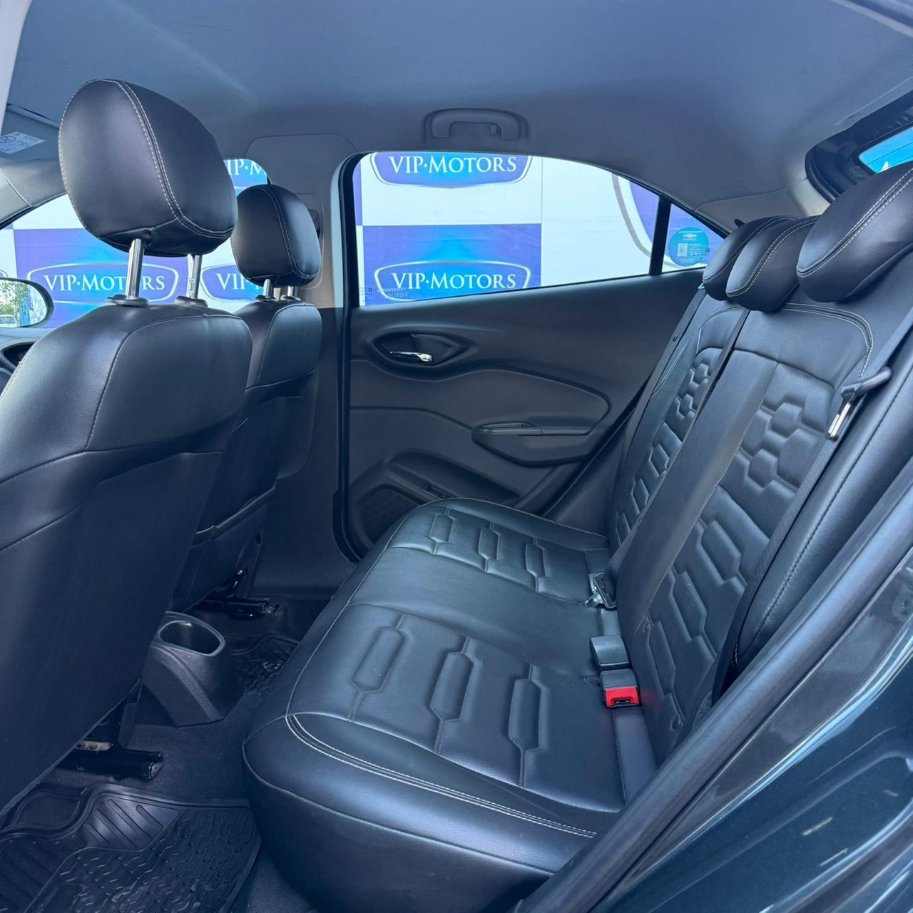 Chevrolet Onix — foto 12 de 12