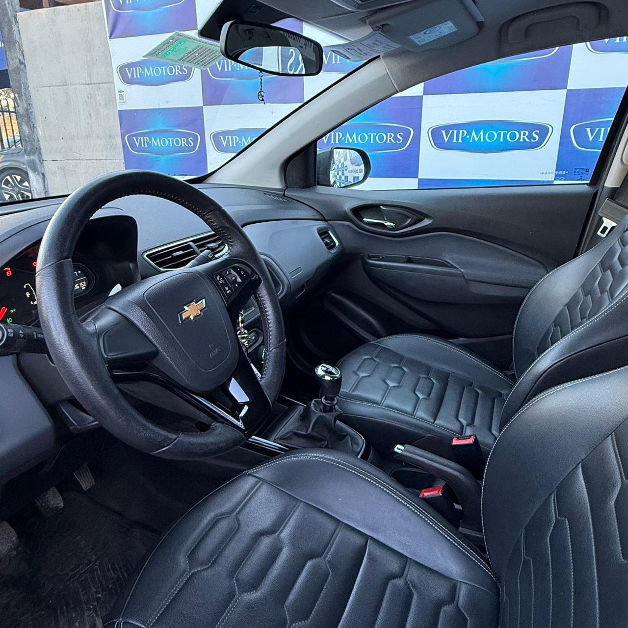 Chevrolet Onix — foto 8 de 12