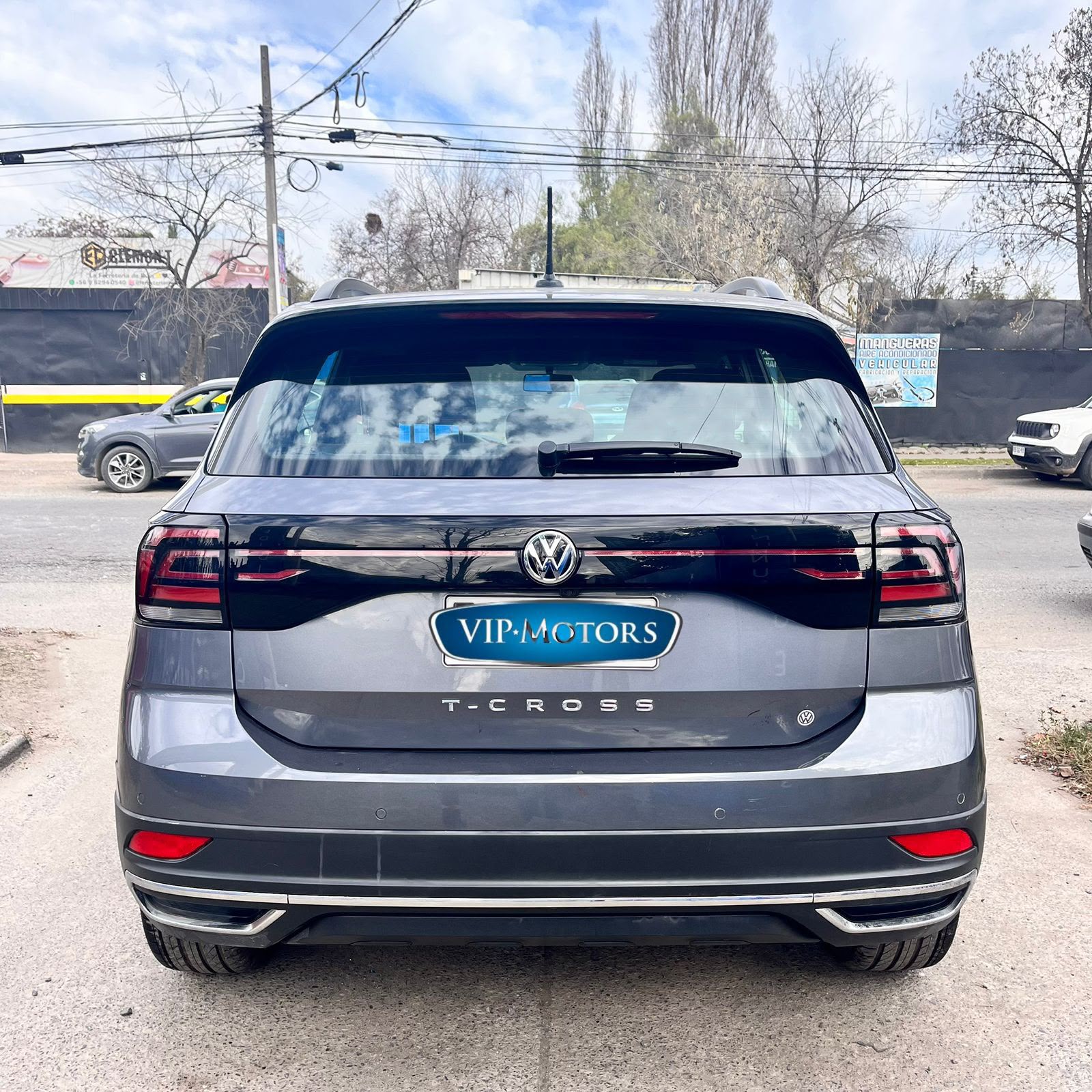 Volkswagen T-Cross — foto 8 de 14