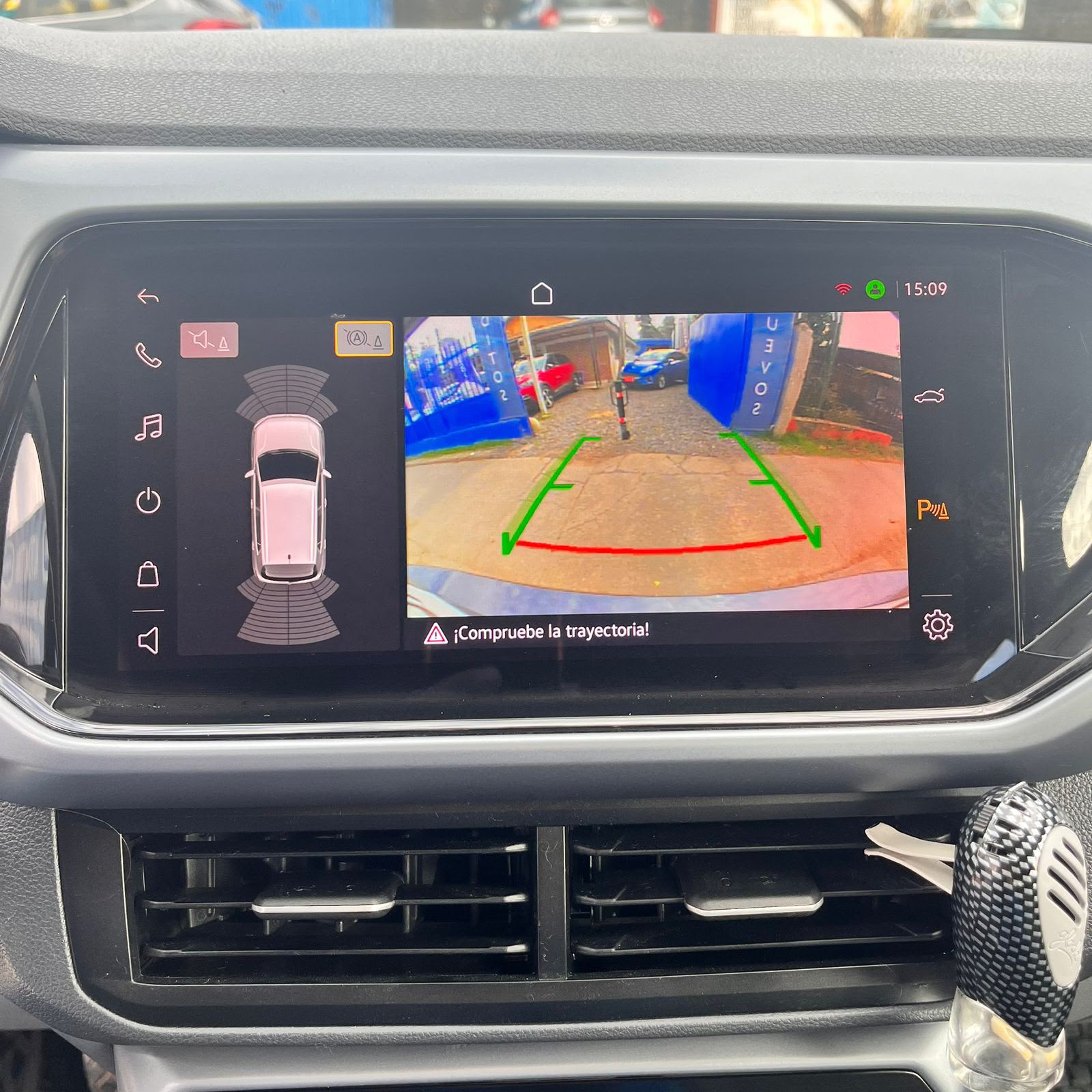 Volkswagen T-Cross — foto 11 de 14