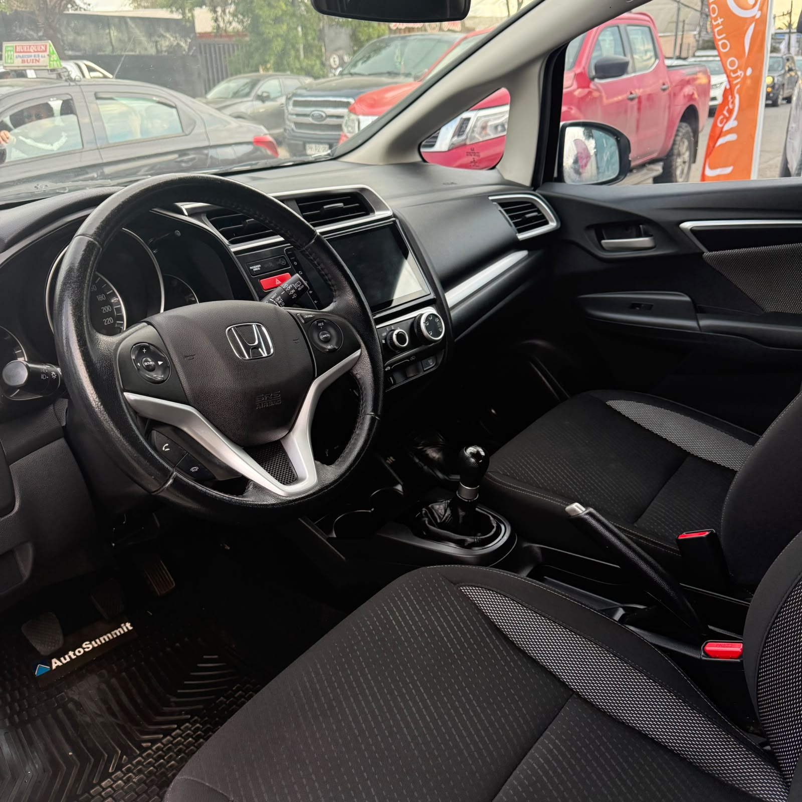 Honda WR-V — foto 10 de 16