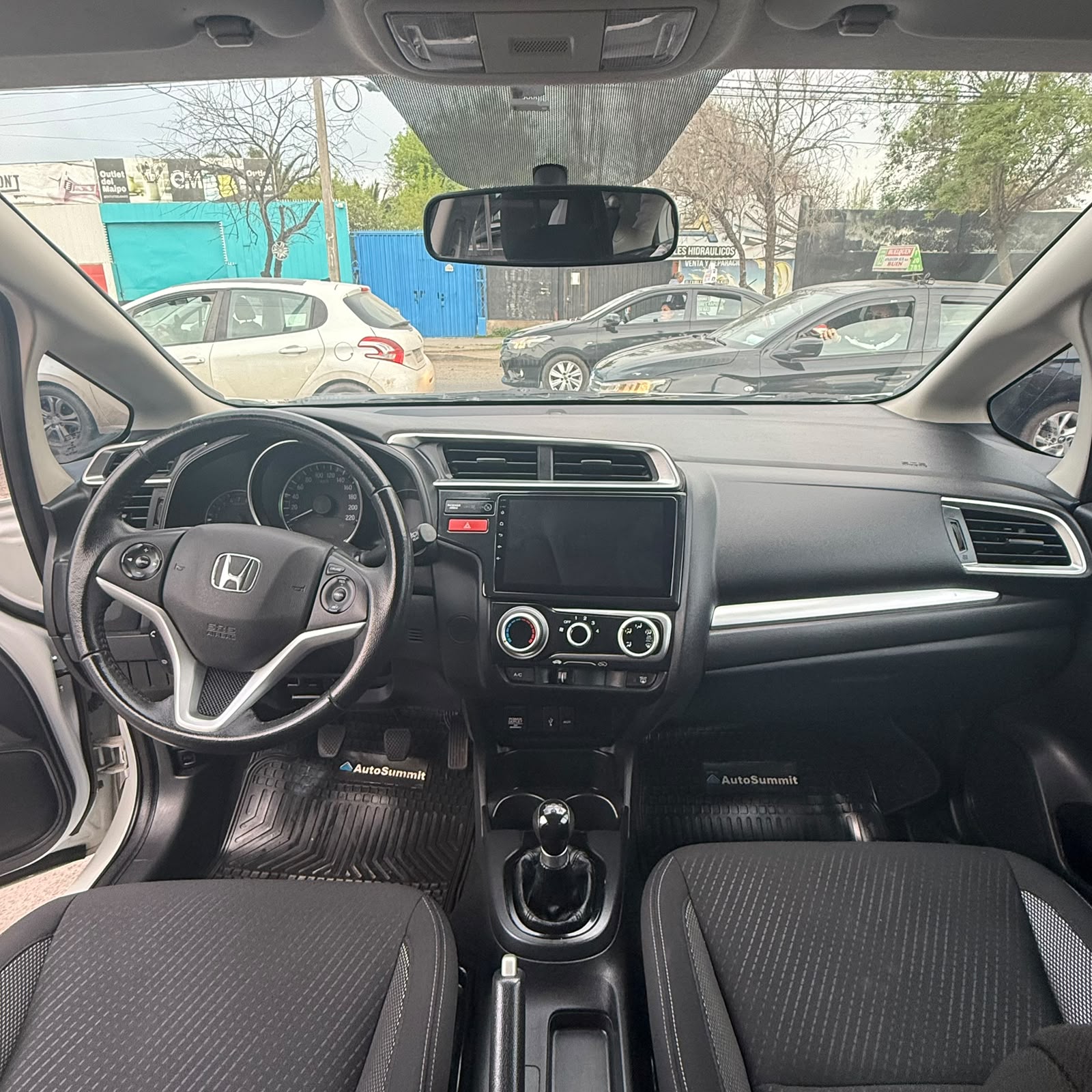 Honda WR-V — foto 9 de 16