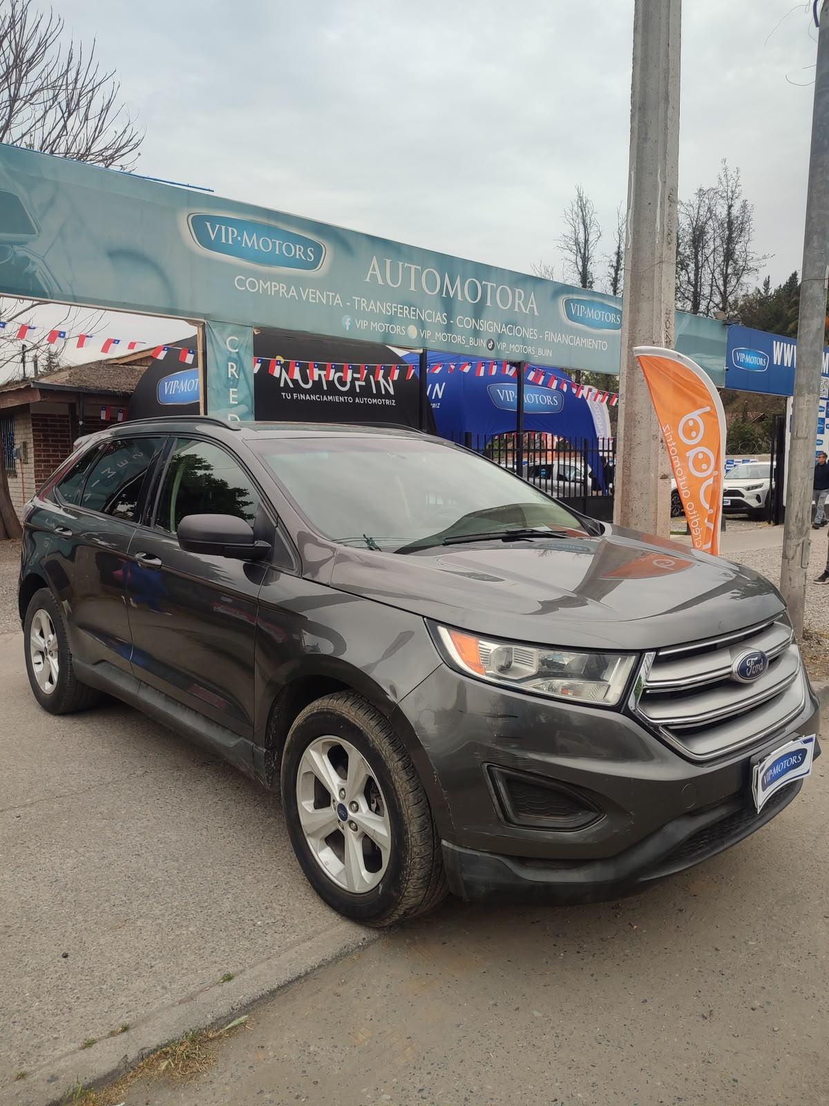 Ford Edge — foto 3 de 17