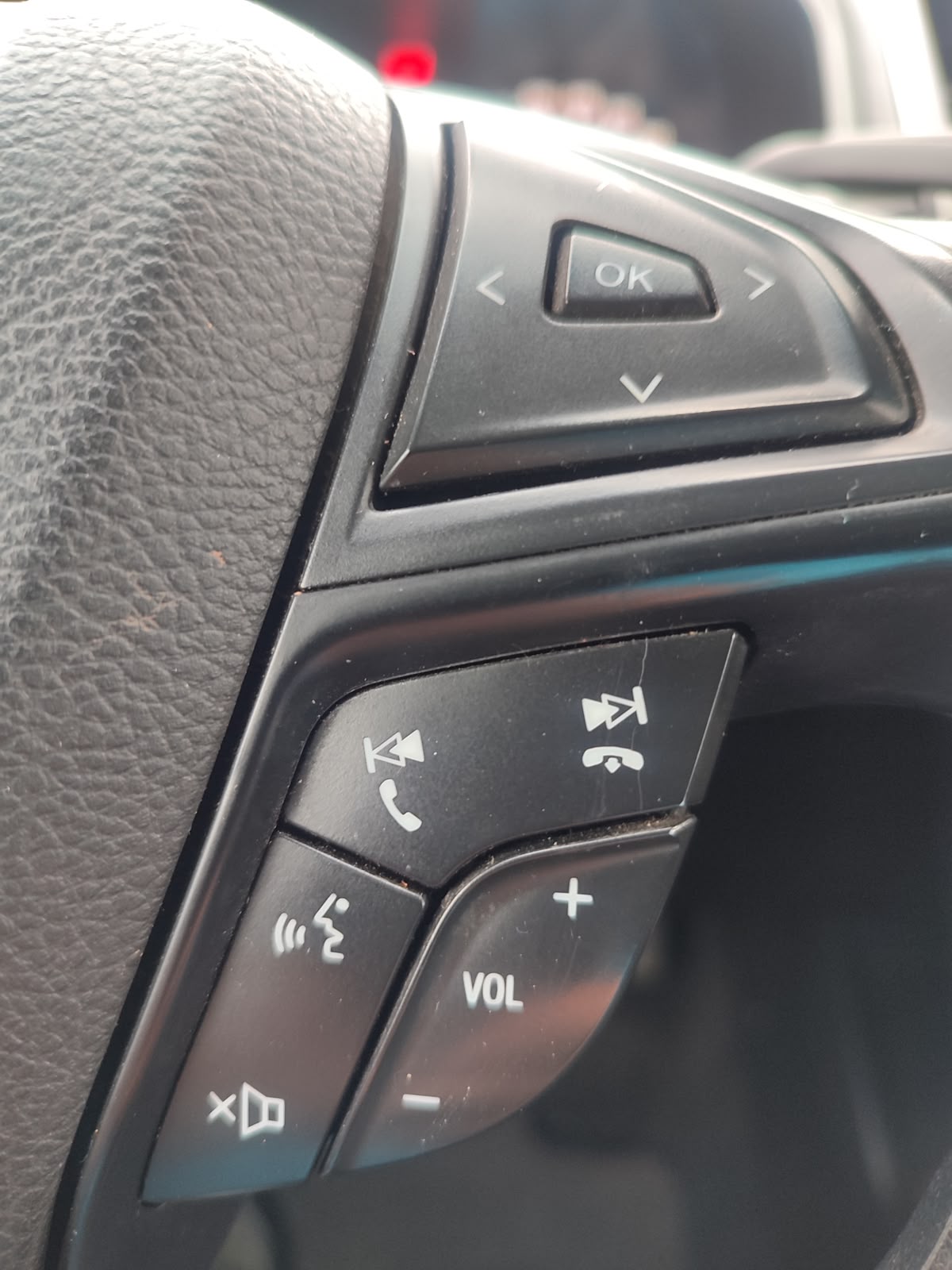 Ford Edge — foto 13 de 17