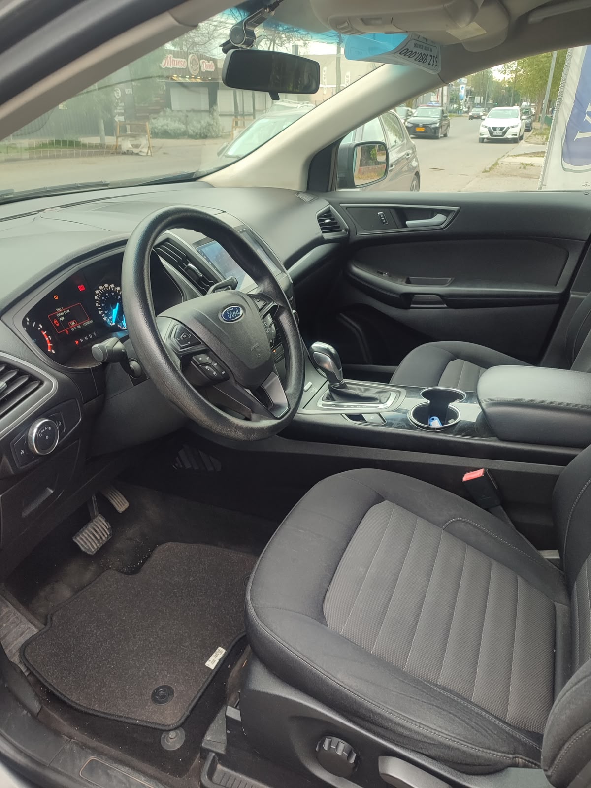 Ford Edge — foto 10 de 17