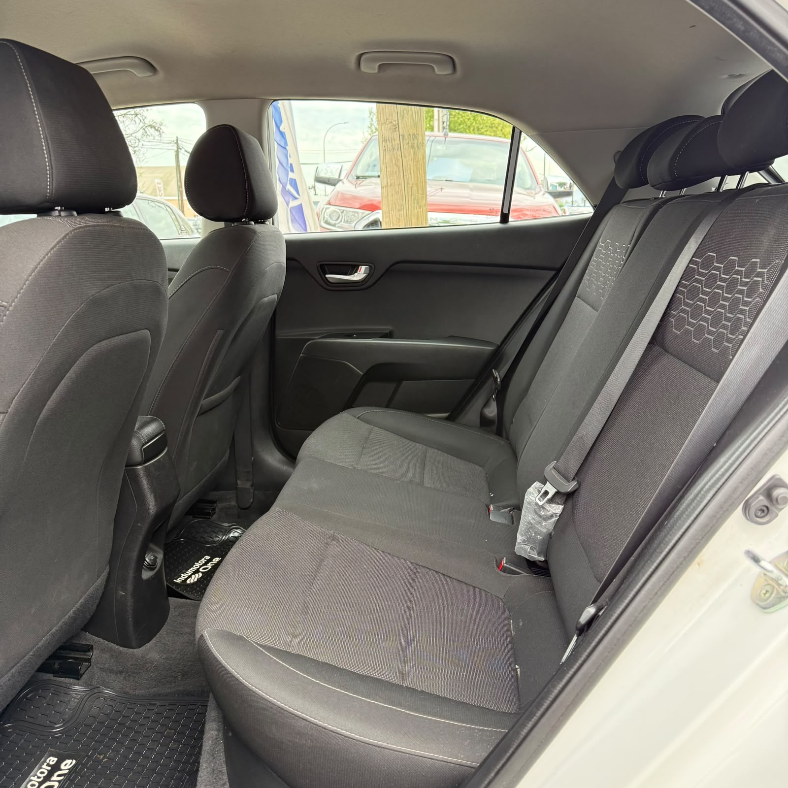KIA Rio5 — foto 16 de 17