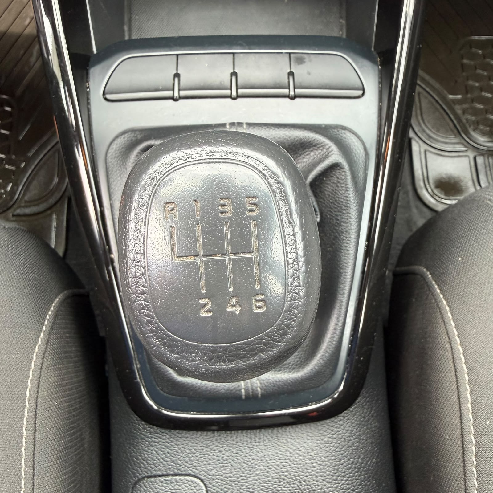 KIA Rio5 — foto 13 de 17