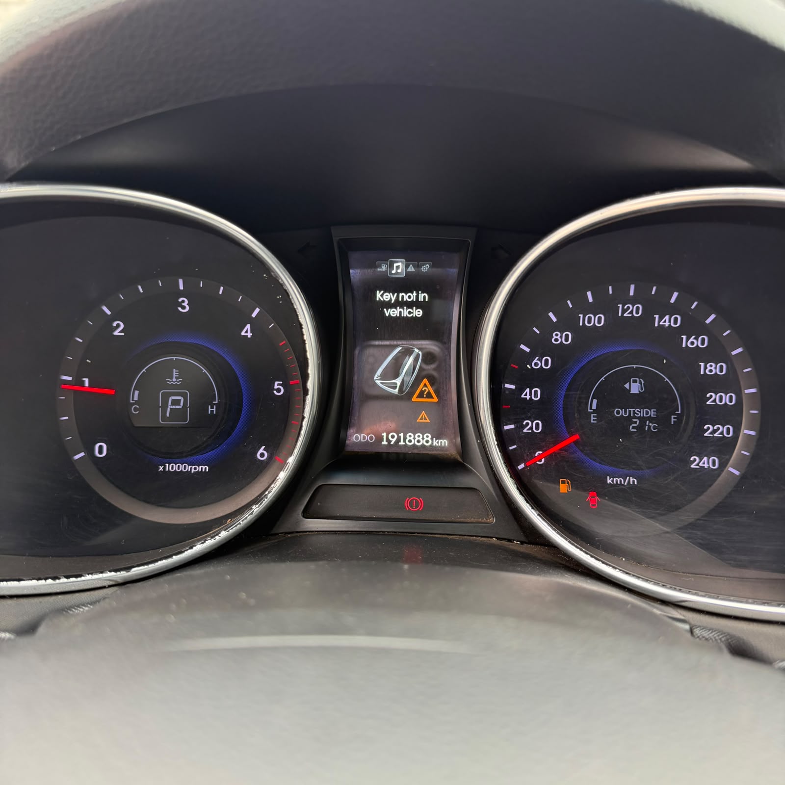 Hyundai Santa Fe — foto 11 de 17