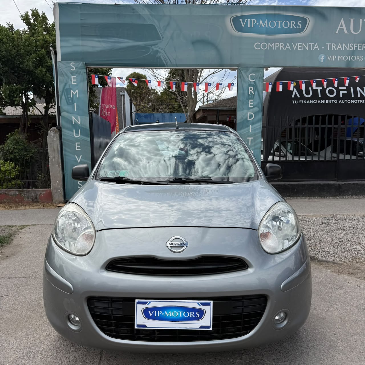 Nissan March — foto 2 de 12