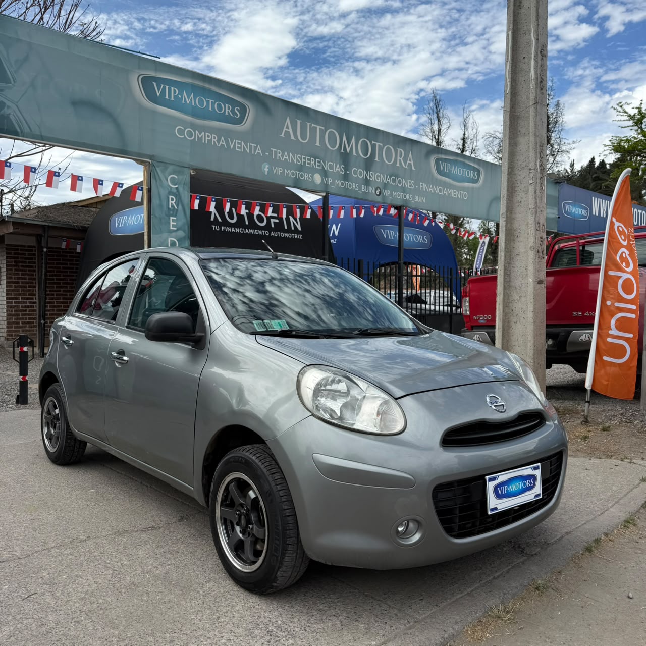 Nissan March — foto 3 de 12