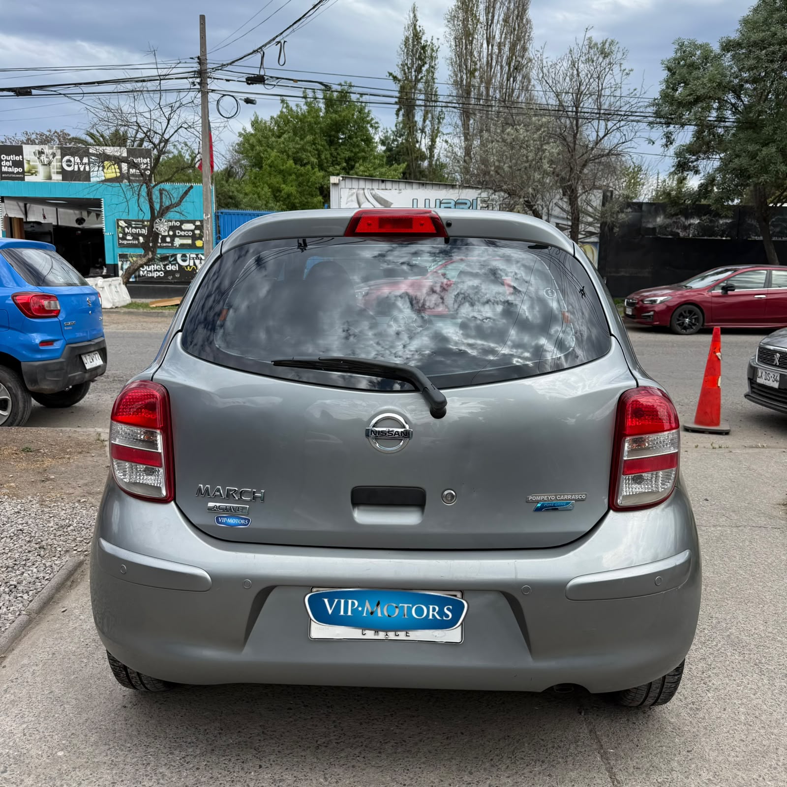 Nissan March — foto 7 de 12
