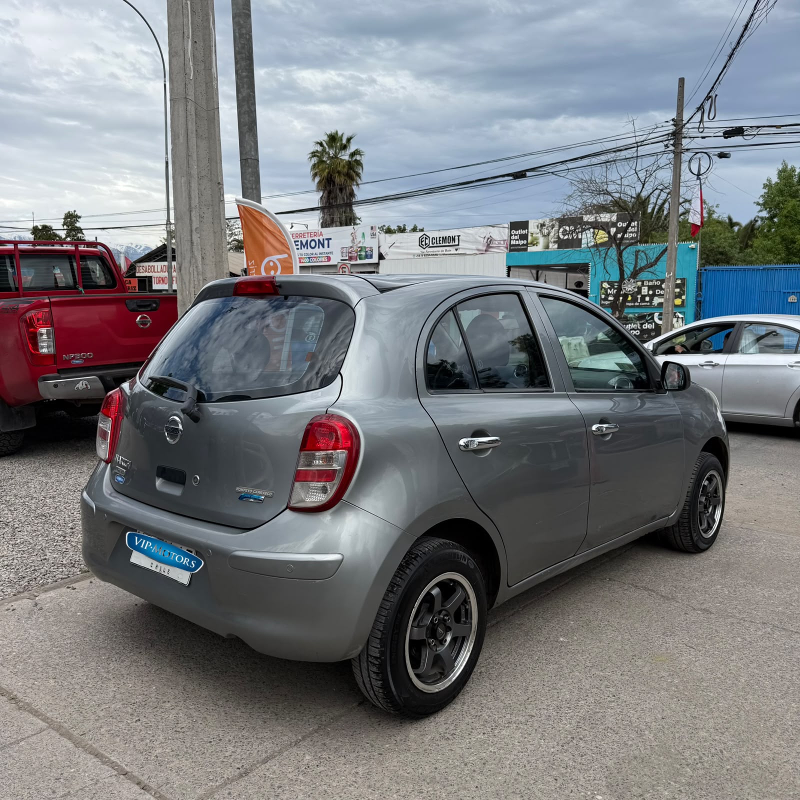 Nissan March — foto 5 de 12