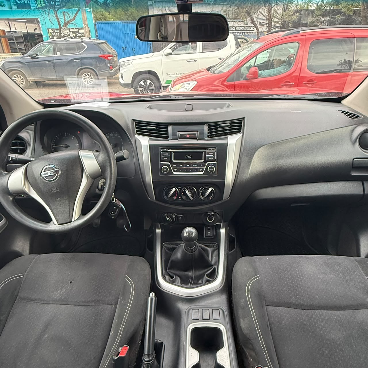 Nissan Np300 4×4 — foto 8 de 15