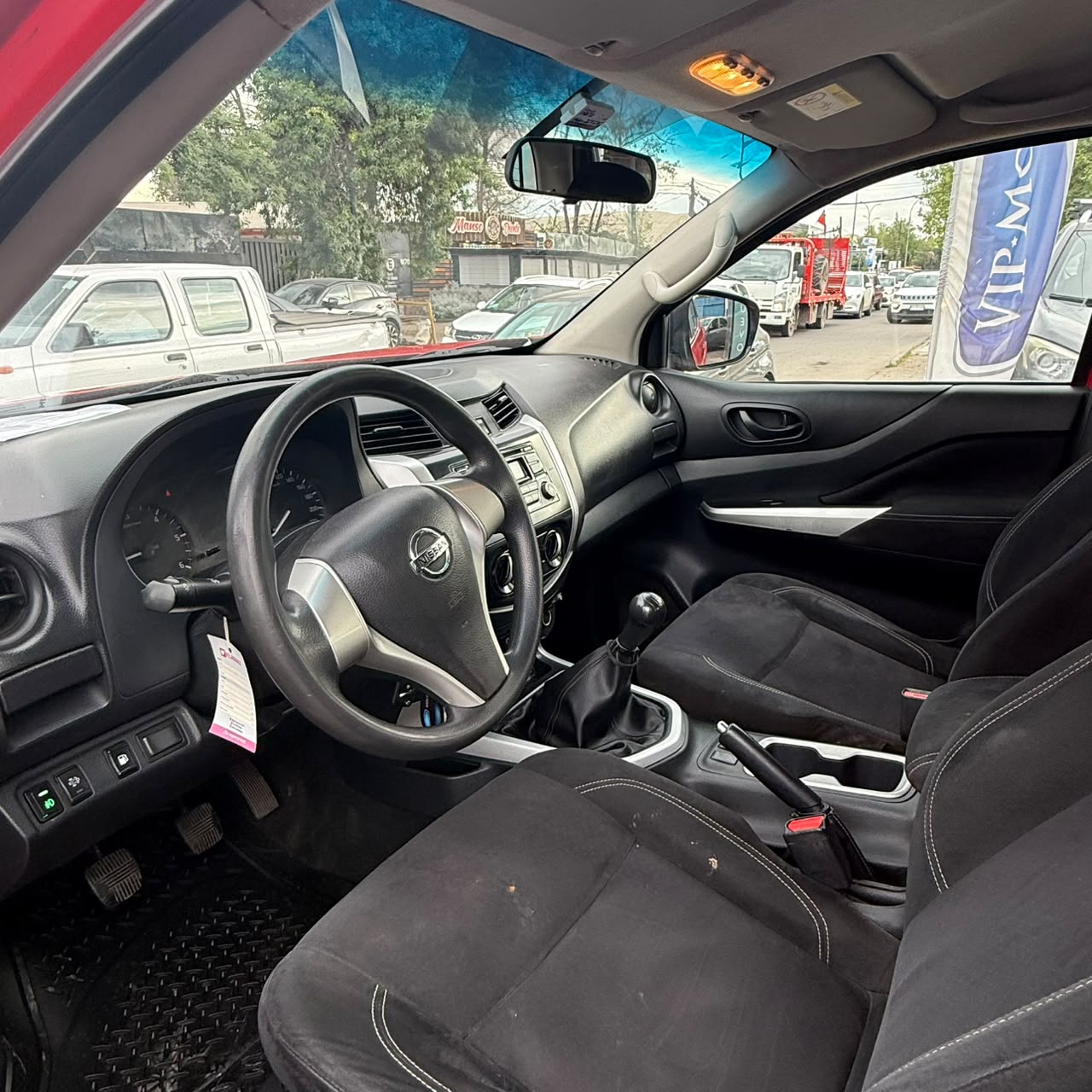 Nissan Np300 4×4 — foto 9 de 15