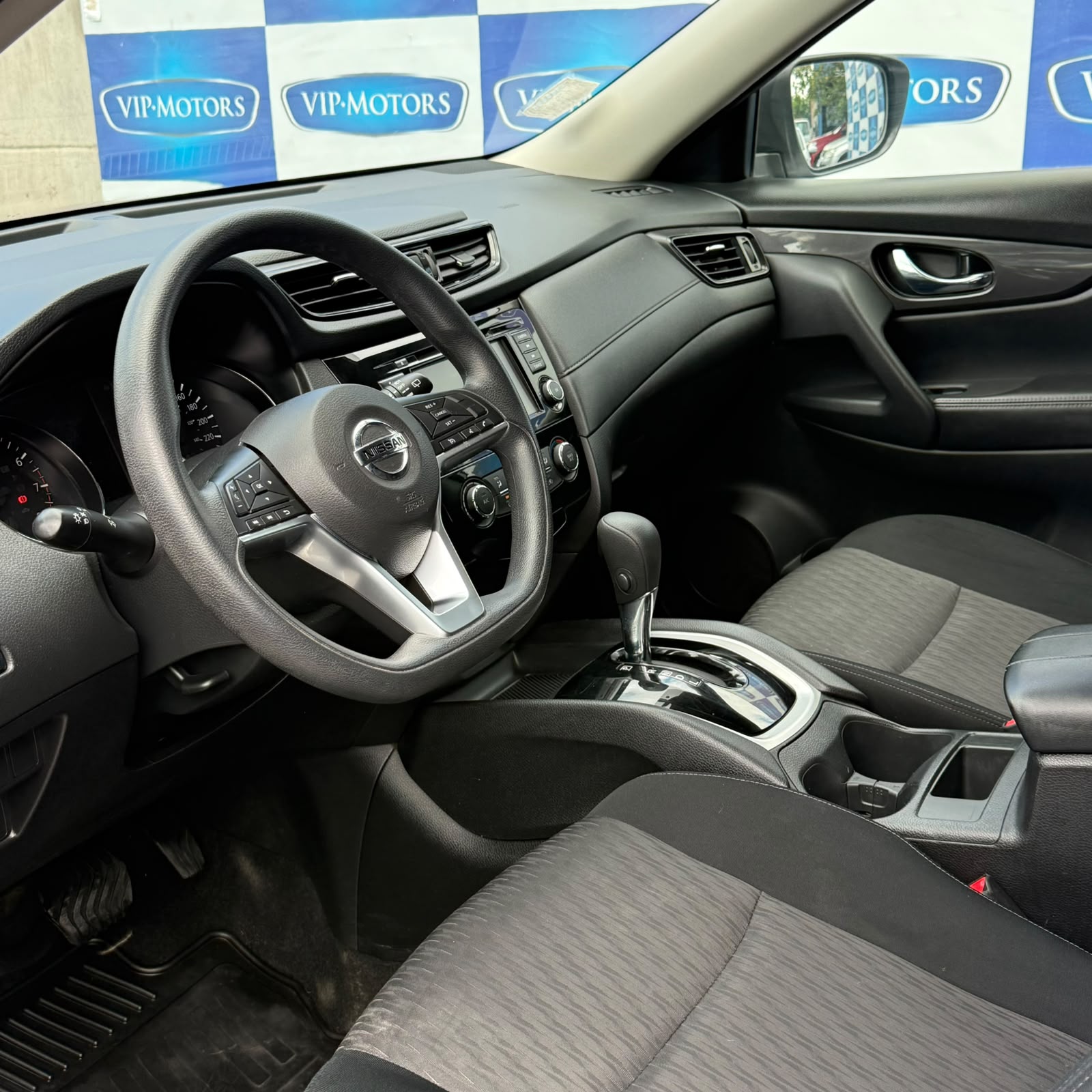 Nissan X-Trail — foto 9 de 15