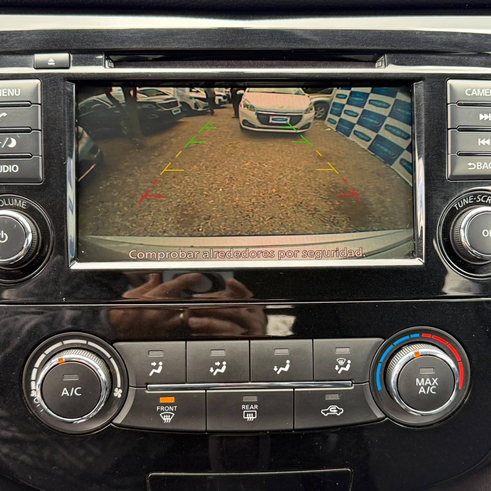 Nissan X-Trail — foto 13 de 15