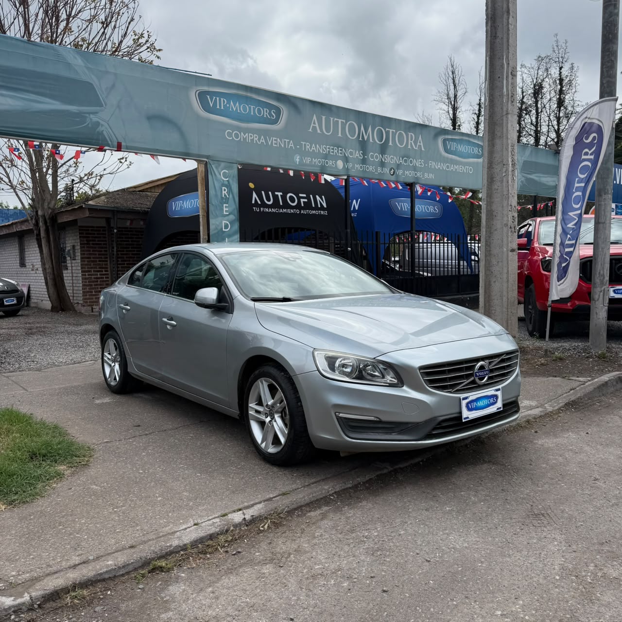 Volvo S60 T4 — foto 3 de 16