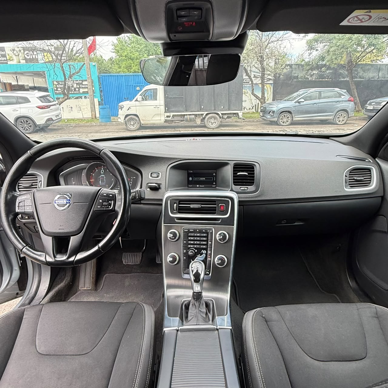 Volvo S60 T4 — foto 9 de 16